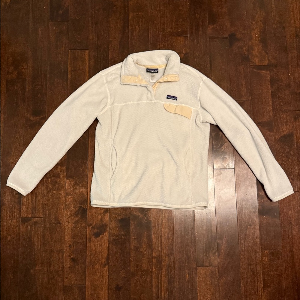 Patagonia Women’s Cream button-Up Sweater